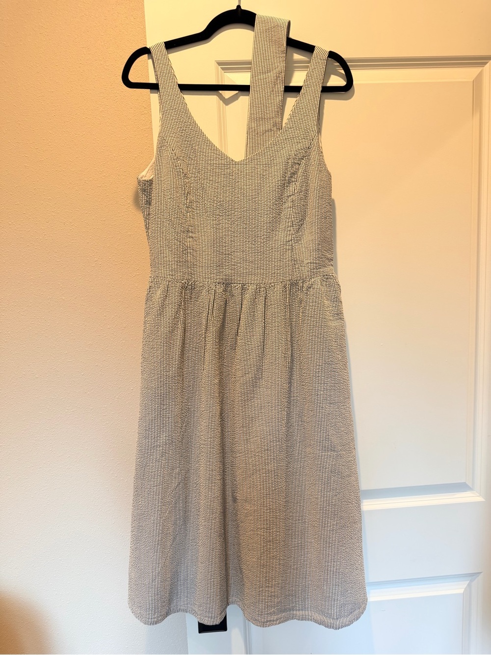 Girls' Seersucker V-Neck Sundress in Light Gray